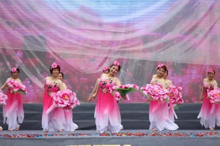 如果异地你发现男友出轨，你质问他后他来一句，我是个男人啊，你心里是什么感受？还有必要跟这种男的在一游戏画面